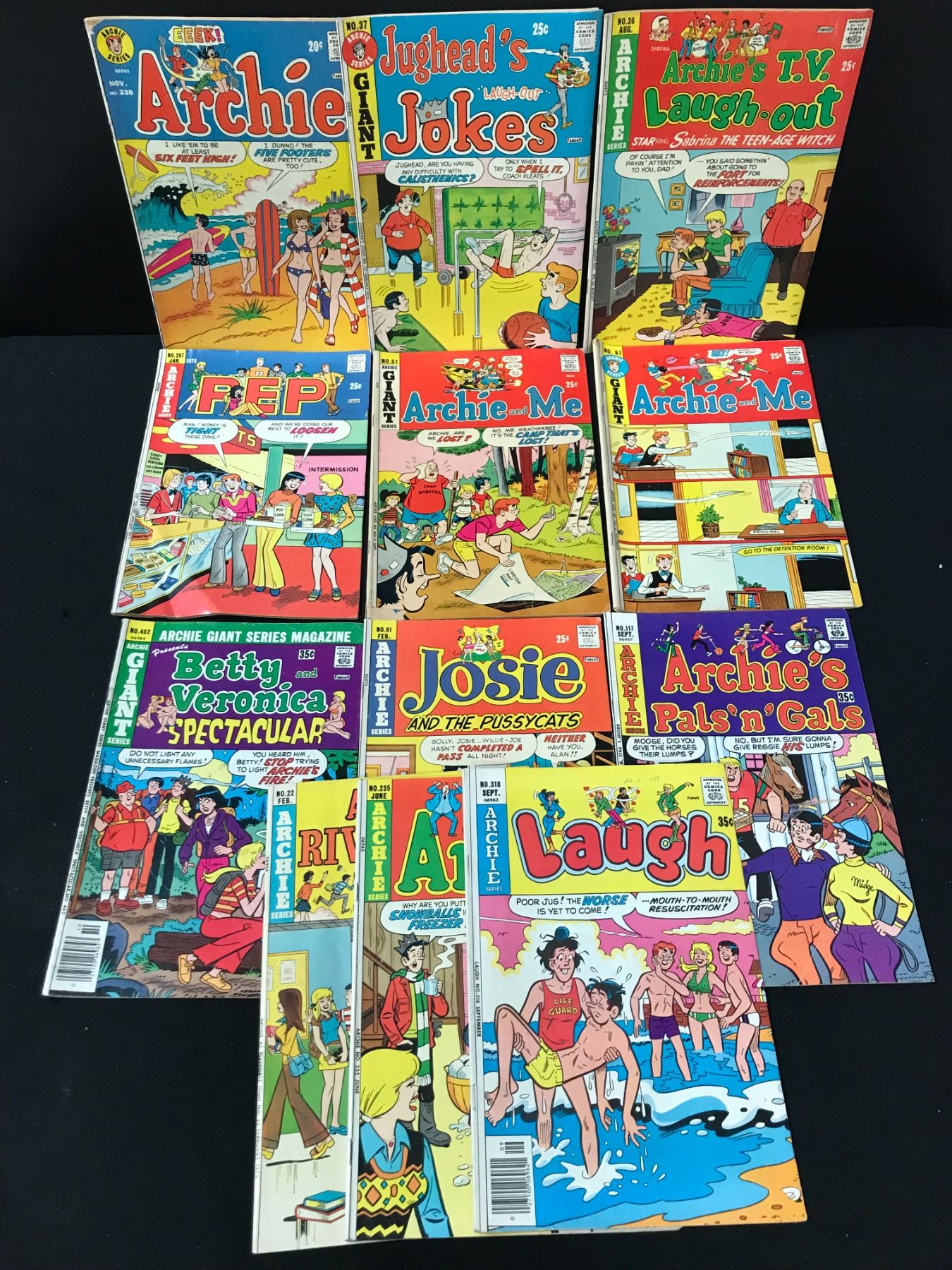 VINTAGE ARCHIE COMIC BOOK LOT