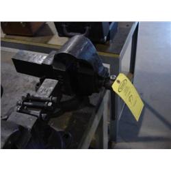 BENCH VISE