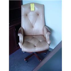 LEATHER EXECUTIVE CHAIR