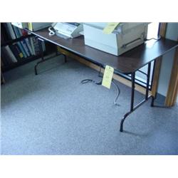 FOLDING TABLE
