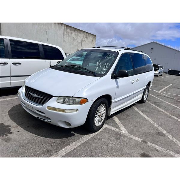 2000 Chrysler Town and Country LX