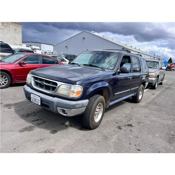 1999 Ford Explorer XL