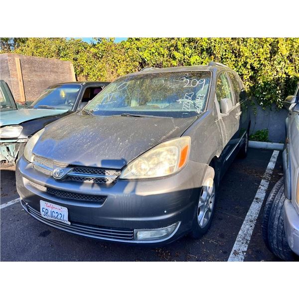 2005 Toyota Sienna XLE 7 Passenger