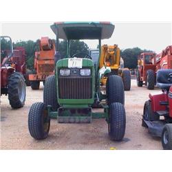 JOHN DEERE 850 FARM TRACTOR