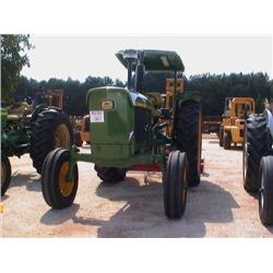 JOHN DEERE 2120 FARM TRACTOR