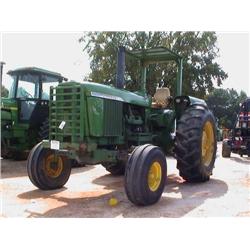 JOHN DEERE 4520 FARM TRACTOR