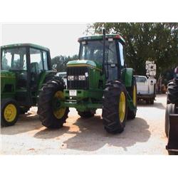JOHN DEERE 7200 FARM TRACTOR
