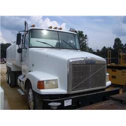 1988 VOLVO T/A WATER TRUCK