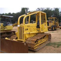 KOMATSU D32P-1 CRAWLER TRACTOR