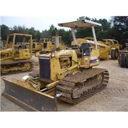 KOMATSU D20P-6 CRAWLER TRACTOR