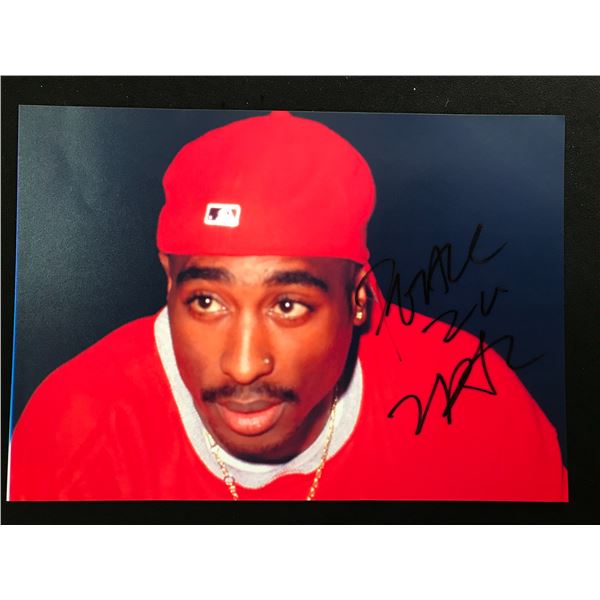 TUPAC SIGNED PHOTOGRAPH 8X10 (RA COA)