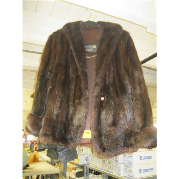 WESTERN FURS DARK FUR COAT, SZ ?