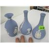 Image 1 : 3 WEDGEWOOD BUD VASES