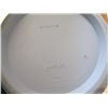 Image 2 : WEDGEWOOD CONTAINER W/SM. WHITE WEDGEWOOD COVER