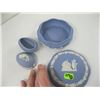 Image 2 : 2 LIDDED WEDGEWOOD DISHES