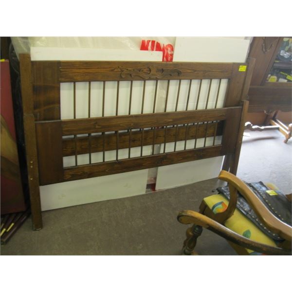 WOODEN QUEEN SIZE BEDFRAME