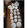 Image 1 : TEACUPS & SAUCERS
