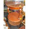 Image 1 : 2 ROUND END TABLES