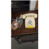 Image 1 : DIAL TELEPHONE