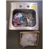 Image 1 : STAINLESS SINK W/TAPS
