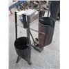 Image 2 : PAIR OF TAR DISPENSERS