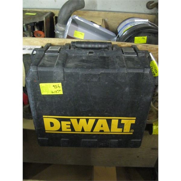 DEWALT CIRCULAR SAW IN CASE