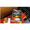 Image 2 : MISC. CUTTER KNIVES, SPATULAS, RAZOR BLADES, ETC.