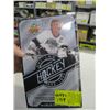 Image 1 : UPPER DECK UNOPENED 1992-1993 HOCKEY CARDS
