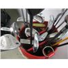 Image 2 : RED GOLF BAG W/ASST. LEFT HAND CLUBS