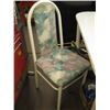 Image 2 : DINETTE TABLE W/4 CHAIRS