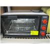 Image 2 : HARVEST GOLD CANNISTER SET & DELONGHI TOASTER OVEN