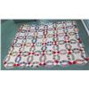 Image 1 : Geometric Design Quilt 78"x67"