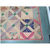 Image 2 : Geometric Design Quilt 80"x67"
