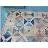 Image 4 : Geometric Design Quilt 80"x67"