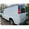 Image 3 : 2006 CHEVROLET EXPRESS 2500 VAN, WHITE, VIN 1GCGG25V861220872