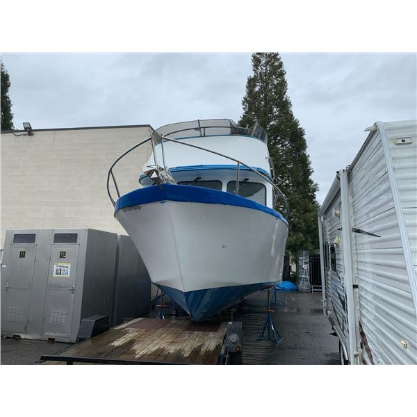 *SR & MOVER* 36' YACHT APPROX 11'-4" BEAM REQUIRES WORK