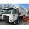 Image 1 : 2010 AUTOCAR 2DR GARBAGE TRUCK, WHITE, VIN 5VCACLJF1AH210449