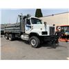 Image 2 : 2003 INTERNATIONAL 5600 6X4, 2 DR DUMP TRUCK, WHITE/GREY, VIN 1HTXHAXT13J068970