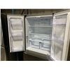 Image 3 : SAMSUNG RF18A5101SR STAINLESS 33" 17.5 CU FT 3 DOOR FRENCH DOOR REFRIGERATOR WITH ICE MAKER