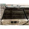Image 2 : FRIGIDAIRE GALLERY CGEH3047VFD STAINLESS STEEL 5 BURNER CERAMIC TOP ELECTRIC OVEN