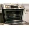 Image 3 : FRIGIDAIRE GALLERY CGEH3047VFD STAINLESS STEEL 5 BURNER CERAMIC TOP ELECTRIC OVEN