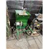 Image 1 : GREEN ELECTRIC INDUSTRIAL MOBILE MULCHER