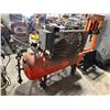 Image 3 : DEVILBISS SDO-55582 MOBILE 175 PSI INDUSTRIAL HORIZONTAL AIR COMPRESSOR WITH AIR HOSE / NOZZLE