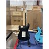 Image 4 : SLICK BLACK WOOD BODY 6 STRING ELECTRIC GUITAR WITH MAPLE NECK