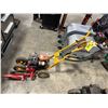 Image 2 : MCLANE BRIGGS & STRATTON 3HP GAS POWERED EDGER