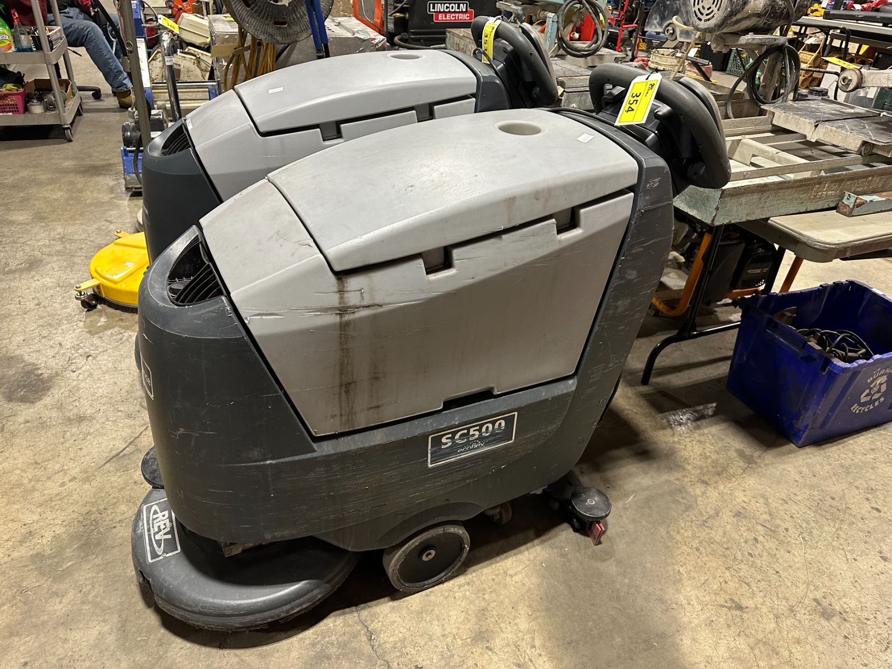 Sc500 ADVANCE SC500 ECOFLEX ELECTRIC FLOOR CLEANER ( HAS BATTERY & KEY )