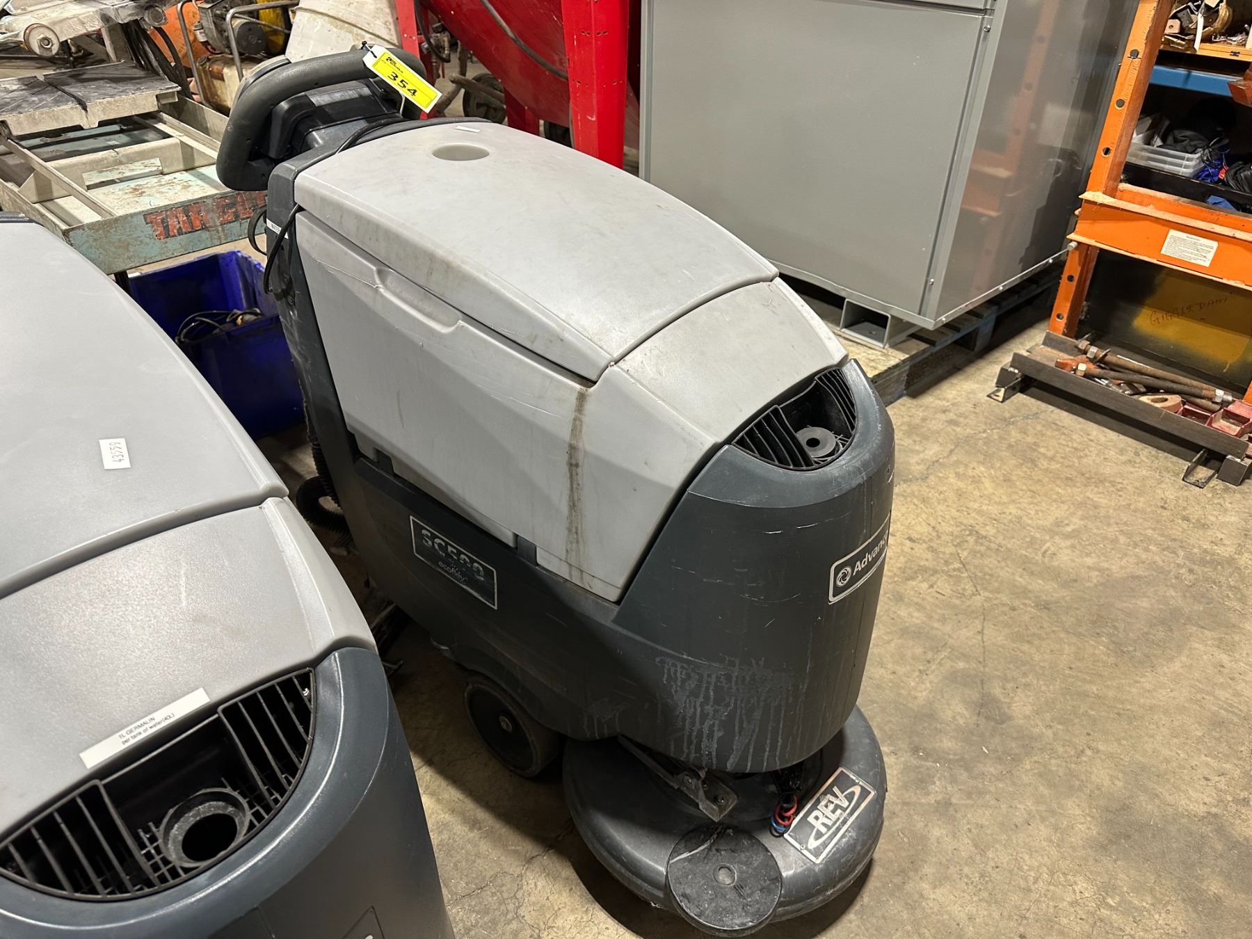 Sc500 ADVANCE SC500 ECOFLEX ELECTRIC FLOOR CLEANER ( HAS BATTERY & KEY )