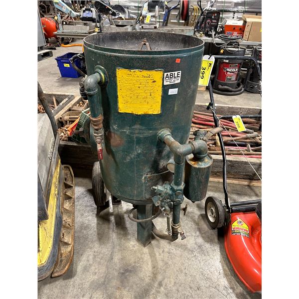 EMPIRE SUPER 350-75 GREEN MOBILE INDUSTRIAL ABRASIVES SPRAYER ( NO HOSES )