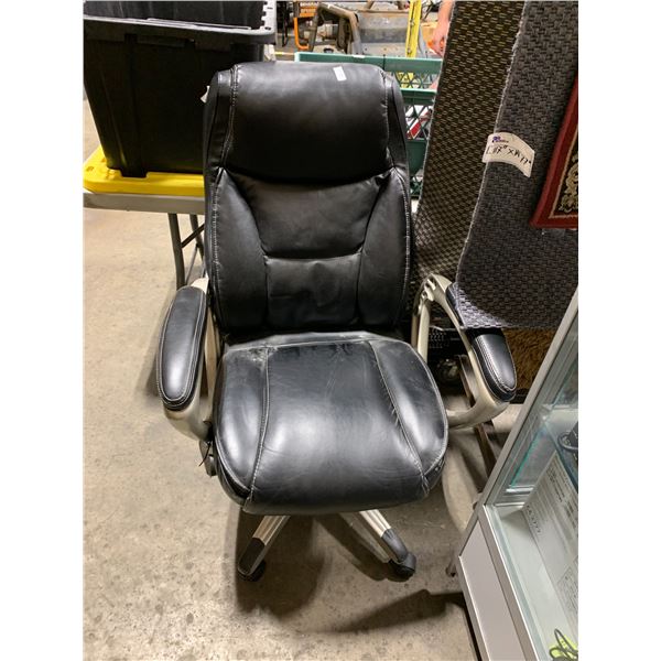 BLACK MOBILE GAS LIFT OFFICE CHAIR