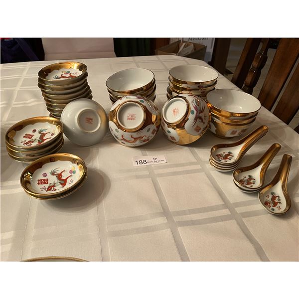 Beautiful Set of Chinese Won Ton Soup Bowls, Spoons, & Saucers